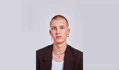 Gus Dapperton with Spill Tab