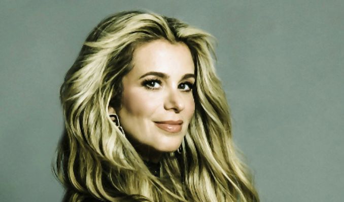 Artist Image for Ana Cristina Cash