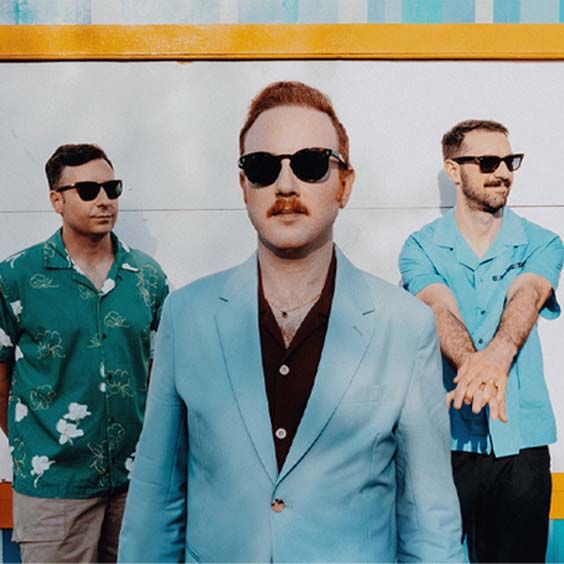 Two Door Cinema Club チケット-ツアー日程 - AXS JP