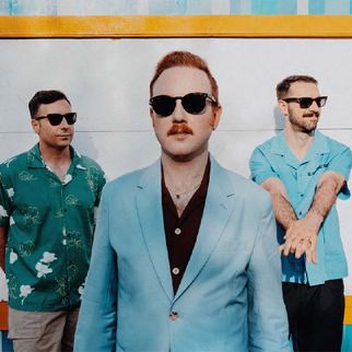 two-door-cinema-club_03-04-