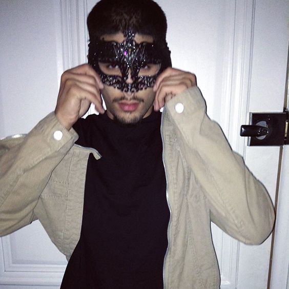 <a href="https://www.axs.com/artists/1121027/fakemink-tickets"></a>