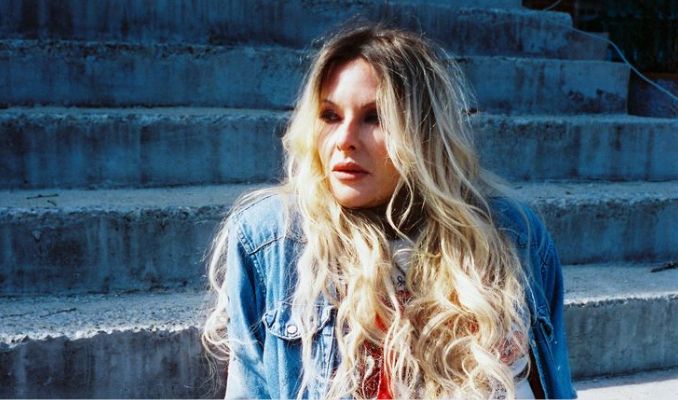 Artist Image for Elizabeth Cook