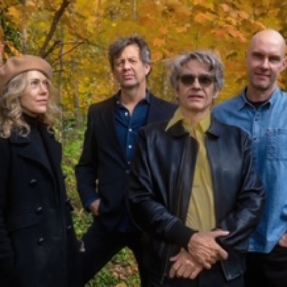 <a href="https://www.axs.com/artists/833913/luna-tickets"></a>