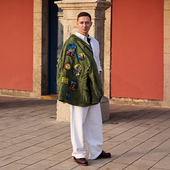 <a href="https://www.axs.com/artists/1112820/oxxxymiron-tickets"></a>