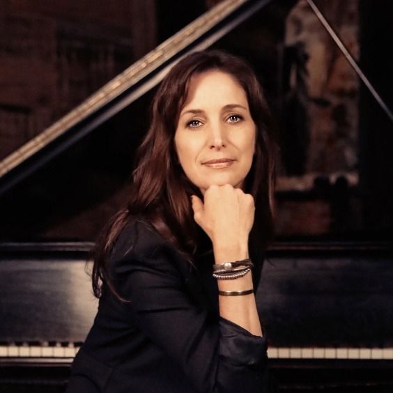 Chantal Kreviazuk