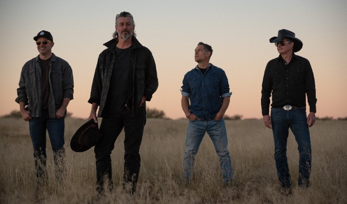 Roger Clyne & The Peacemakers