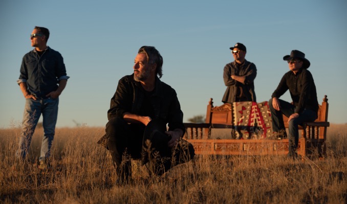 Roger Clyne & The Peacemakers