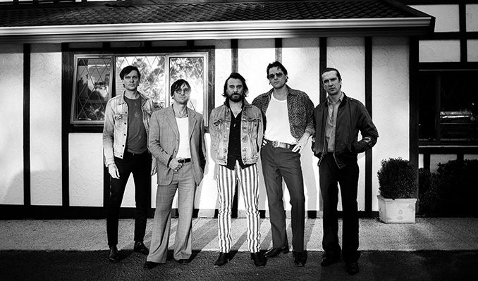 JET - Down The Moonlit Mile Revue