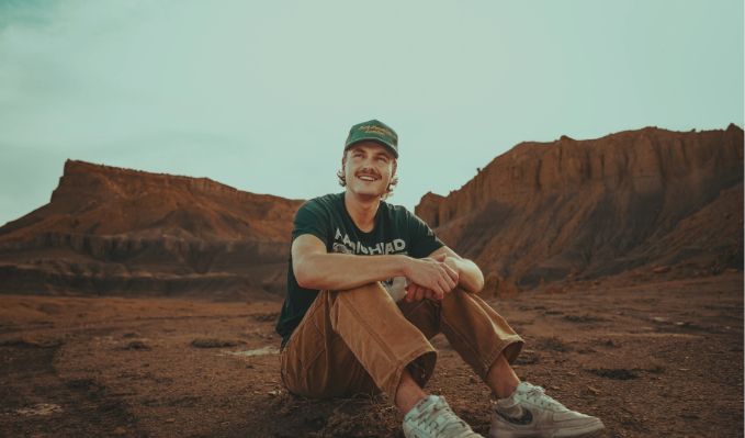 Artist Image for Owen Riegling