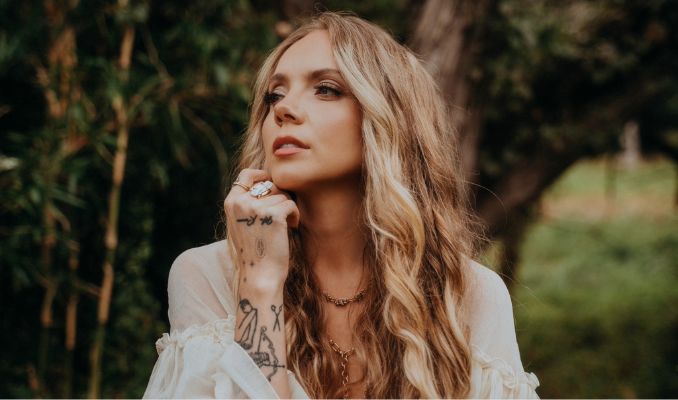 Artist Image for Danielle Bradbery