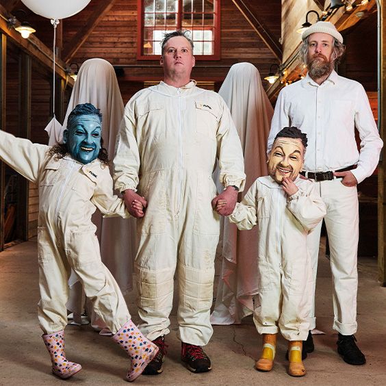 The Modest Mouse Pre-Show Experience - AXS JP