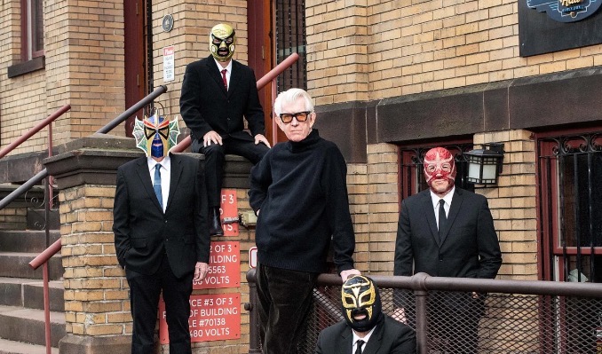 Nick Lowe & Los Straitjackets