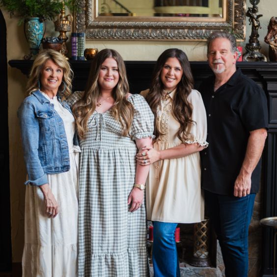 Hillary Scott & The Scott Family