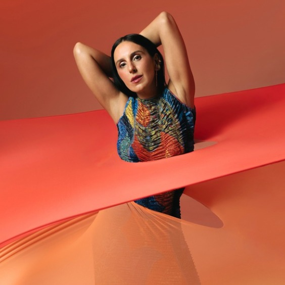 Eneida Art Presents