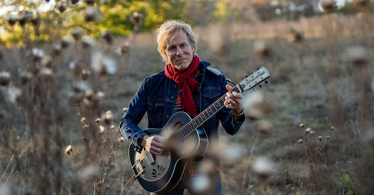 Peter Mayer:  A Stars & Promises Christmas "This Town"