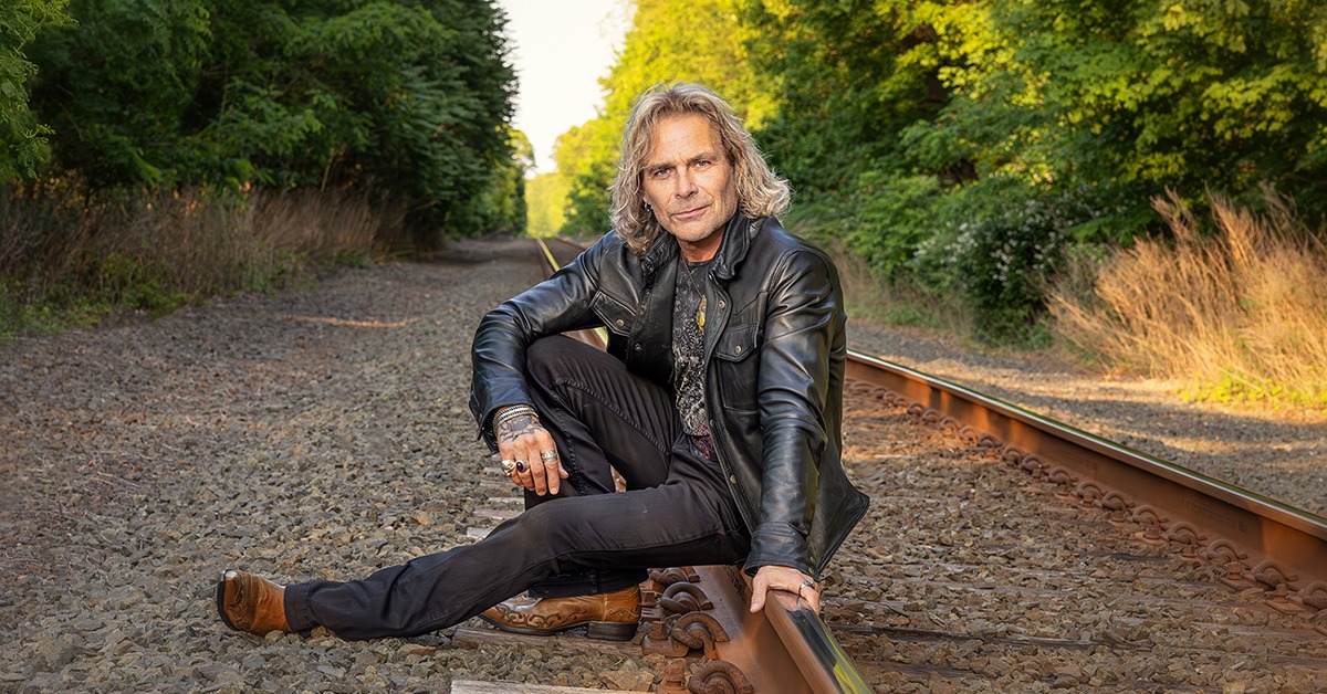Mike Tramp of White Lion (Solo Acoustic) 