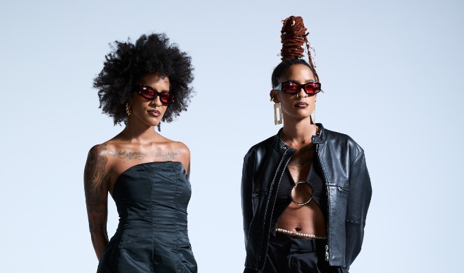 AXS Official Resale - Coco & Breezy で Mosaic Nightclub & Lounge