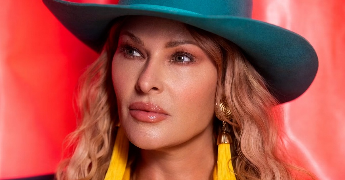 Elizabeth Cook (Matinee)